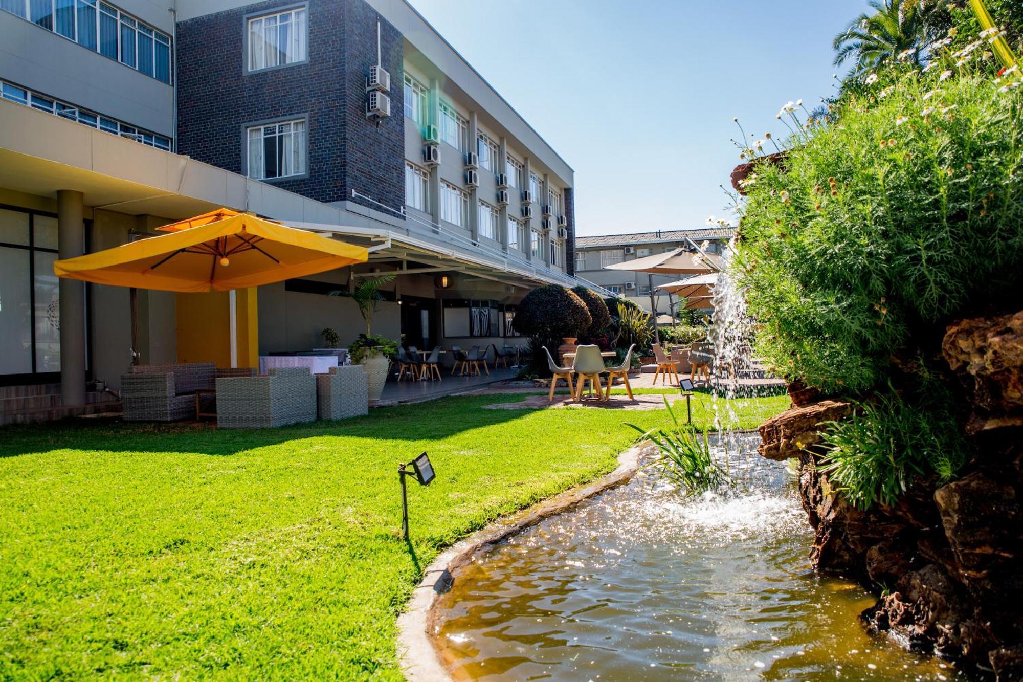 Cresta Oasis Hotel Harare Exteriér fotografie